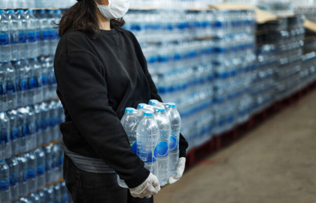Comparativa definitiva: agua embotellada frente a agua purificada